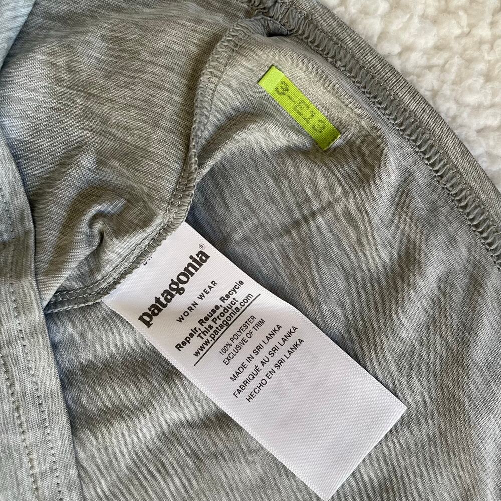 Patagonia Gray Graphic V-Neck Tee Capilene Baselayer Outdoors Small - Picture 5 of 6